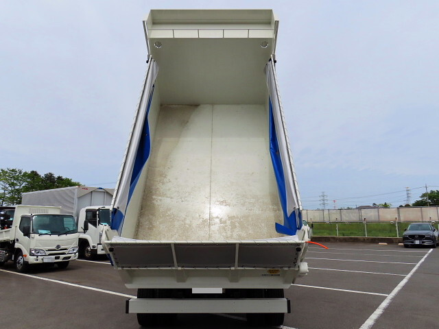 日野レンジャーダンプ増トン（6t・8t）[写真06]
