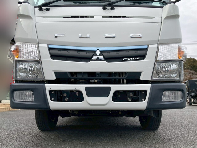 三菱ふそうキャンター平ボディ小型（2t・3t）[写真23]