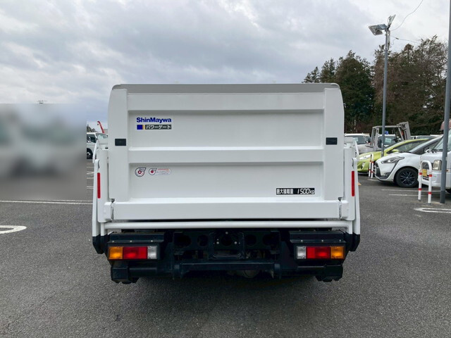 三菱ふそうキャンター平ボディ小型（2t・3t）[写真05]