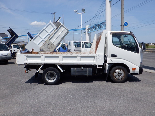 トヨタトヨエースダンプ小型（2t・3t）[写真09]