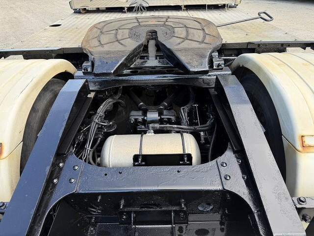 日野プロフィアトレーラーヘッド（トラクターヘッド）大型（10t）[写真16]