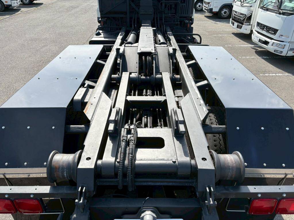 日野プロフィアコンテナ専用車大型（10t）[写真07]