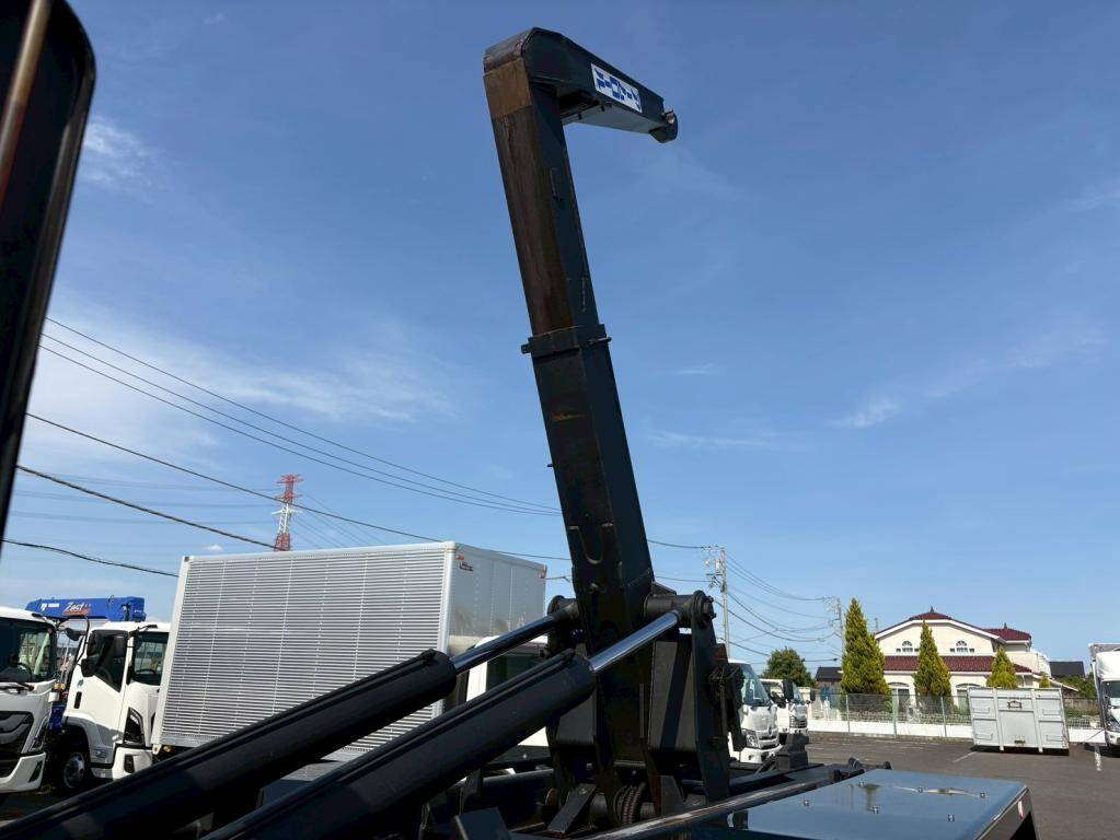 日野プロフィアコンテナ専用車大型（10t）[写真08]
