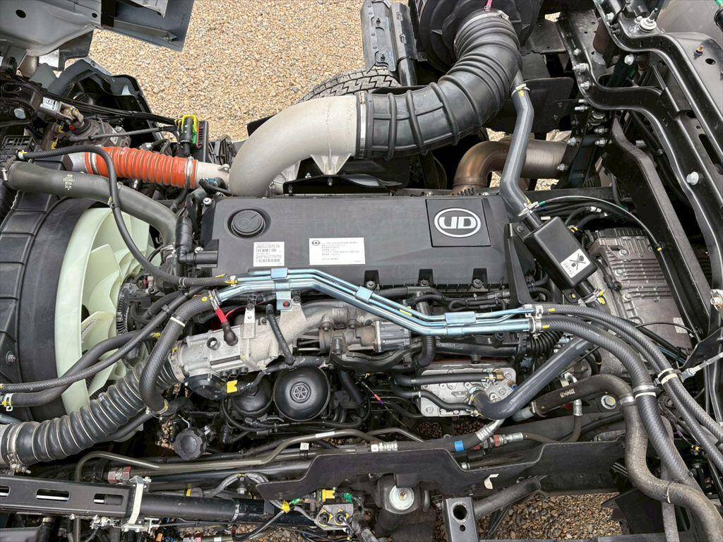 UDトラックスクオン冷蔵冷凍ウイング大型（10t）[写真19]