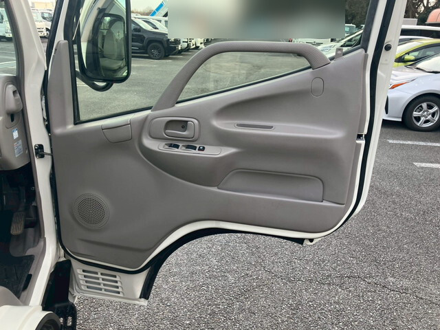 トヨタトヨエース平ボディ小型（2t・3t）[写真29]