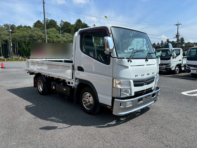 三菱ふそうキャンター平ボディ小型（2t・3t）[写真01]