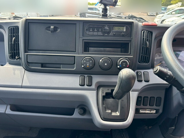 三菱ふそうキャンター平ボディ小型（2t・3t）[写真22]