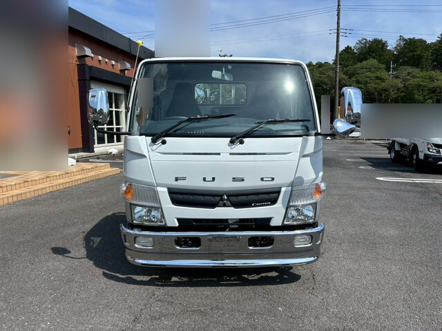 三菱ふそうキャンター平ボディ小型（2t・3t）[写真03]