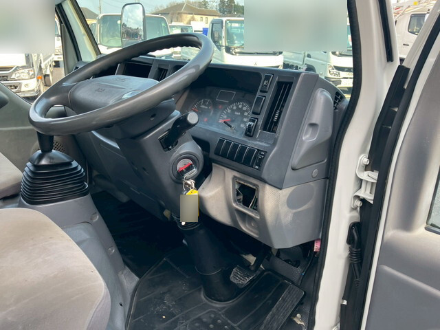 いすゞエルフ平ボディ小型（2t・3t）[写真25]