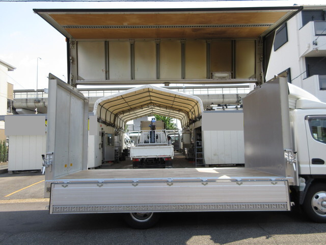 三菱ふそうキャンターアルミウイング小型（2t・3t）[写真13]