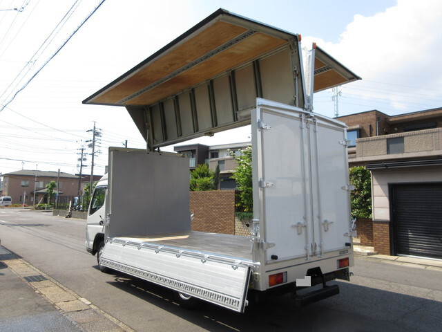 三菱ふそうキャンターアルミウイング小型（2t・3t）[写真15]