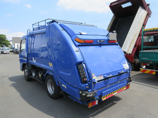 三菱ふそうキャンターパッカー車（塵芥車）小型（2t・3t）[写真02]