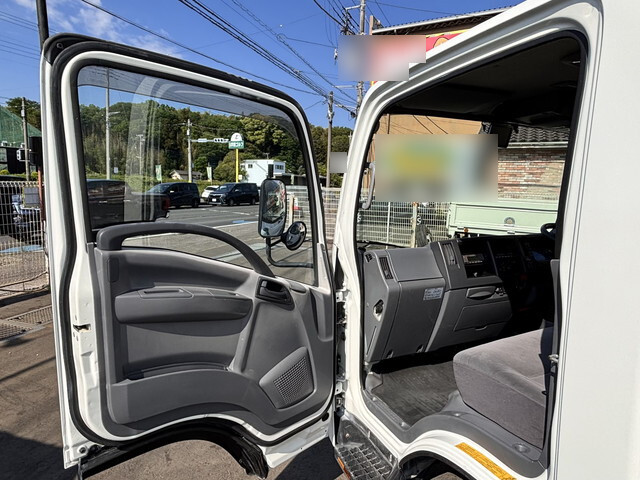 いすゞエルフパネルバン小型（2t・3t）[写真35]