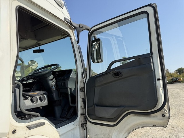 三菱ふそうスーパーグレートトレーラーヘッド（トラクターヘッド）大型（10t）[写真21]