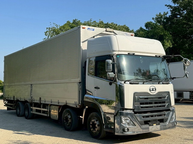UDトラックスクオンアルミウイング大型（10t）[写真03]