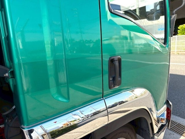 いすゞフォワード冷凍車（冷蔵車）中型（4t）[写真19]