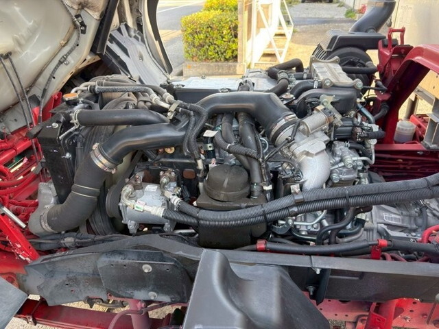 いすゞフォワード冷凍車（冷蔵車）中型（4t）[写真24]
