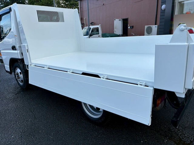 三菱ふそうキャンターダンプ小型（2t・3t）[写真12]