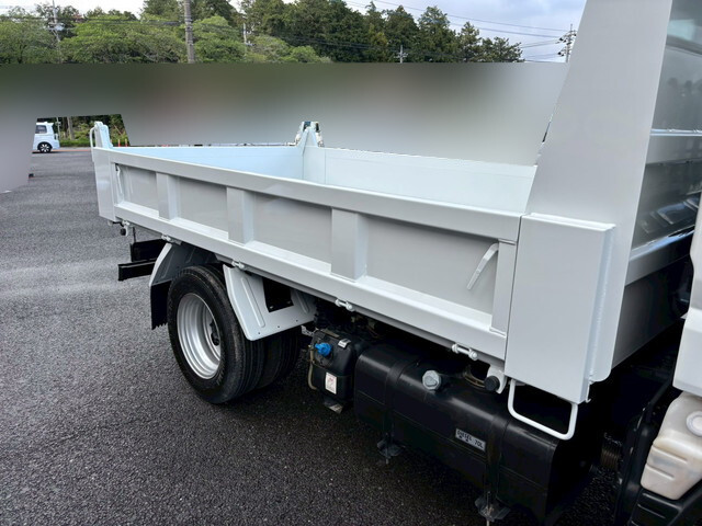 三菱ふそうキャンターダンプ小型（2t・3t）[写真09]