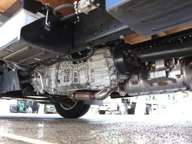 いすゞエルフ平ボディ小型（2t・3t）[写真18]