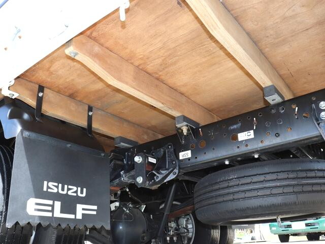 いすゞエルフ平ボディ小型（2t・3t）[写真19]