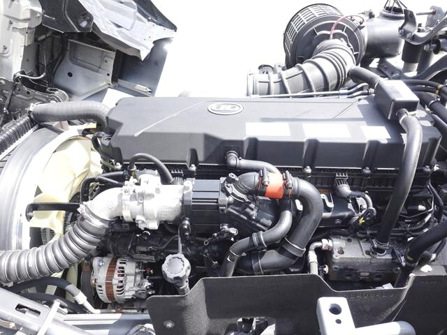 UDトラックスクオントレーラーヘッド（トラクターヘッド）大型（10t）[写真16]