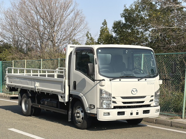 マツダタイタン平ボディ中型（4t）[写真01]