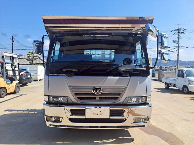 UDトラックスコンドルセルフローダー増トン（6t・8t）[写真05]