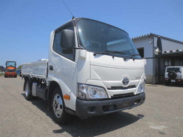 トヨタトヨエース平ボディ小型（2t・3t）[写真03]