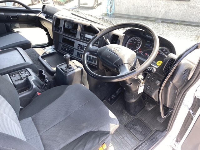 日野プロフィアトレーラーヘッド（トラクターヘッド）大型（10t）[写真19]