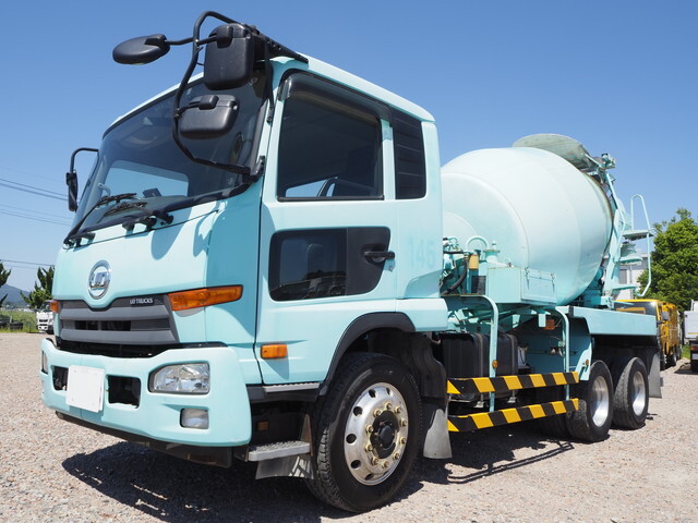 UDトラックスコンドルミキサー車（コンクリートミキサー）増トン（6t・8t）[写真03]