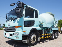 UDトラックスコンドルミキサー車（コンクリートミキサー）増トン（6t・8t）[写真04]