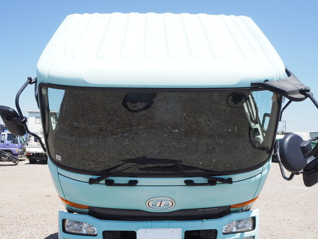 UDトラックスコンドルミキサー車（コンクリートミキサー）増トン（6t・8t）[写真09]