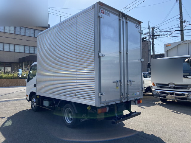 トヨタトヨエースアルミバン小型（2t・3t）[写真02]