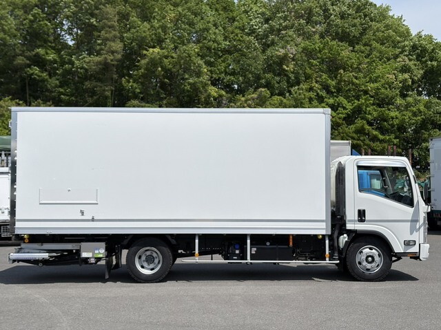 いすゞエルフ保冷バン小型（2t・3t）[写真07]