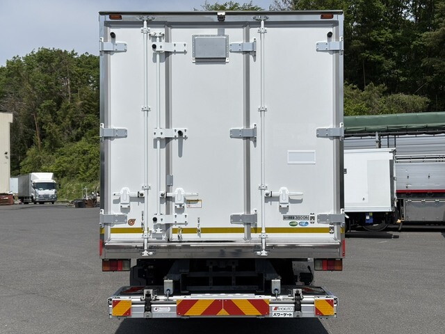 いすゞエルフ保冷バン小型（2t・3t）[写真08]