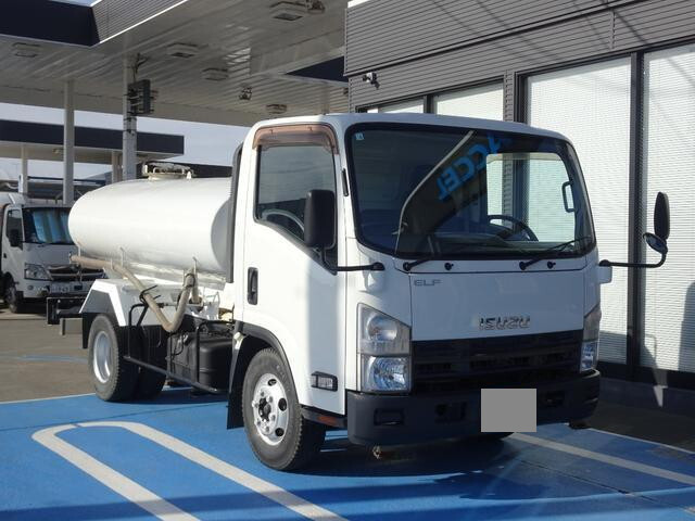 いすゞエルフ散水車小型（2t・3t）[写真01]