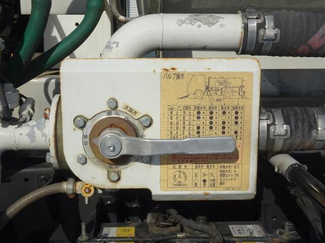 いすゞエルフ散水車小型（2t・3t）[写真10]