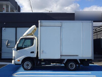 トヨタダイナパネルバン小型（2t・3t）[写真04]