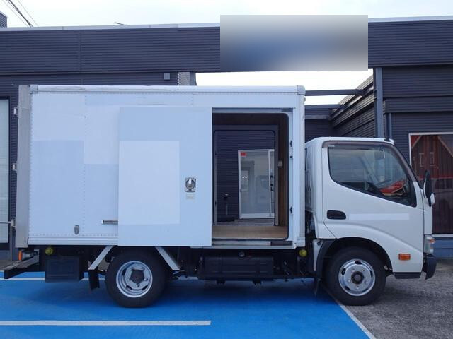 トヨタダイナパネルバン小型（2t・3t）[写真07]