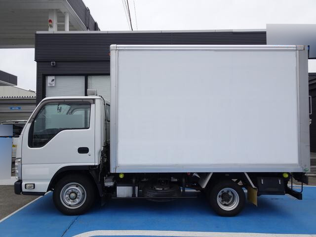 いすゞエルフパネルバン小型（2t・3t）[写真03]