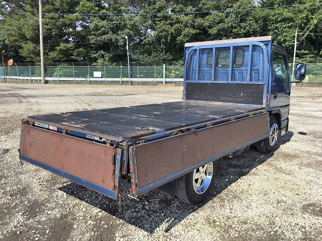 いすゞエルフ平ボディ小型（2t・3t）[写真02]