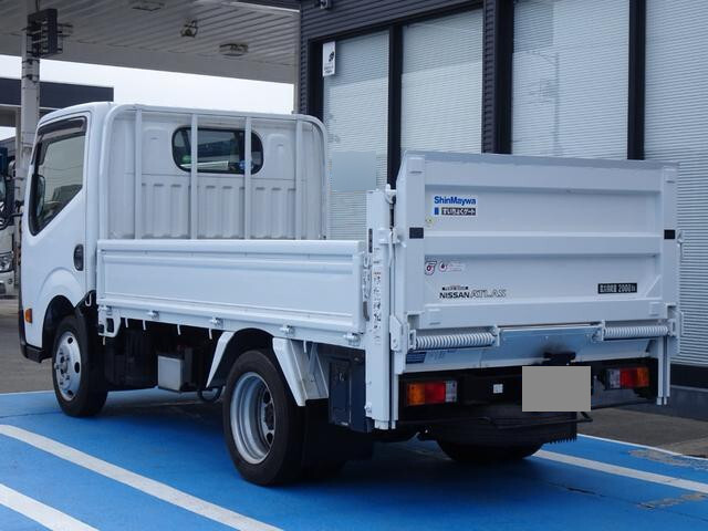 日産アトラス平ボディ小型（2t・3t）[写真02]