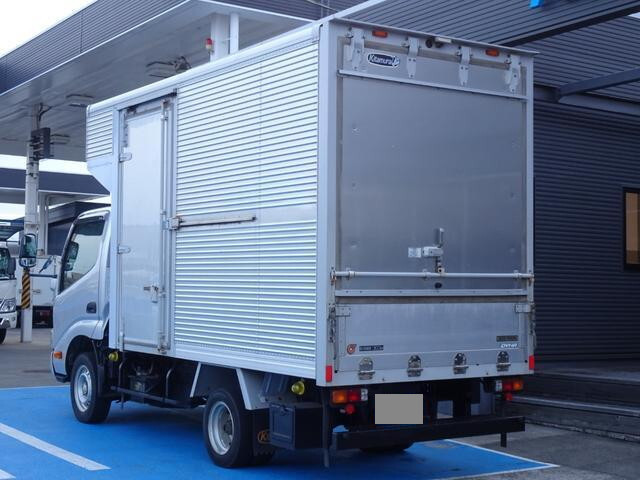 トヨタダイナアルミバン小型（2t・3t）[写真02]