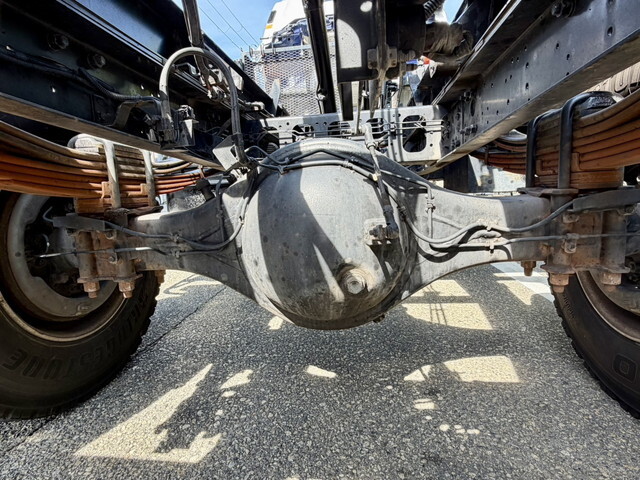 いすゞフォワードコンテナ専用車中型（4t）[写真24]