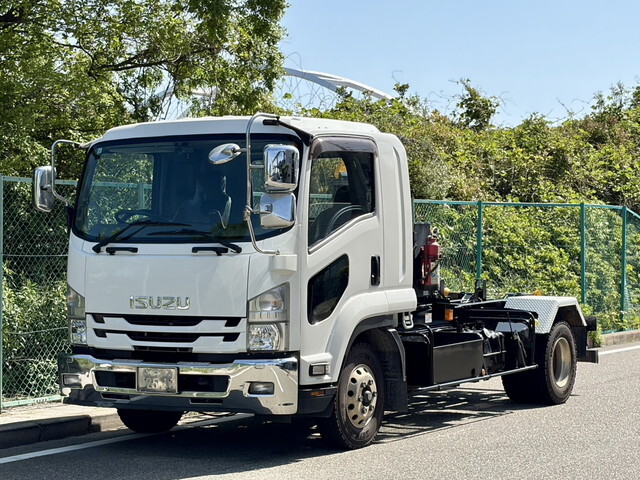 いすゞフォワードコンテナ専用車中型（4t）[写真03]