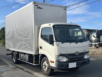 トヨタトヨエースアルミバン小型（2t・3t）[写真01]
