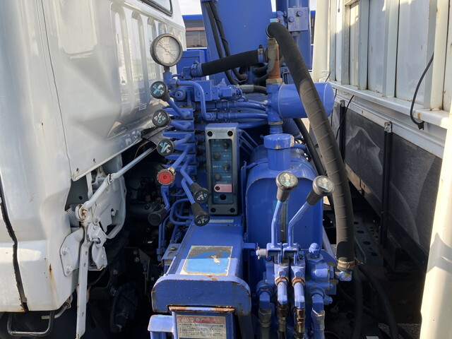 三菱ふそうキャンタークレーン5段小型（2t・3t）[写真15]