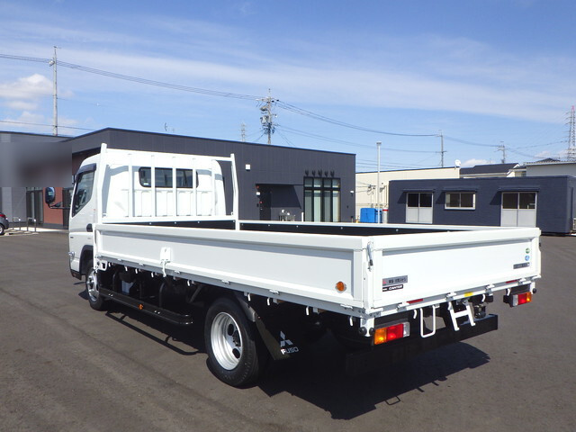 三菱ふそうキャンター平ボディ小型（2t・3t）[写真02]