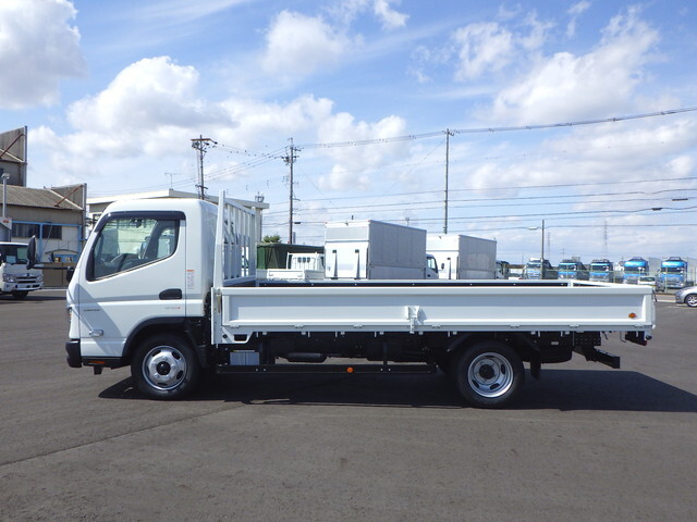三菱ふそうキャンター平ボディ小型（2t・3t）[写真06]